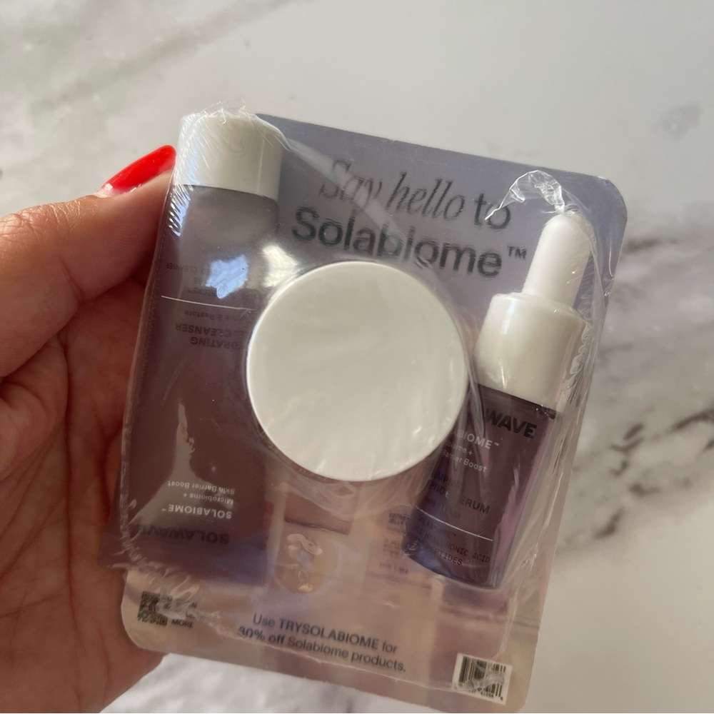 Solawave Depuff Compact Mini Red Light + Samples - Picture 2 of 4